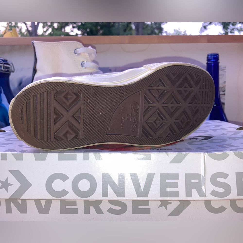 Comme De Garçon PLAY X Converse Hightop sneakers. - Picture 7 of 11